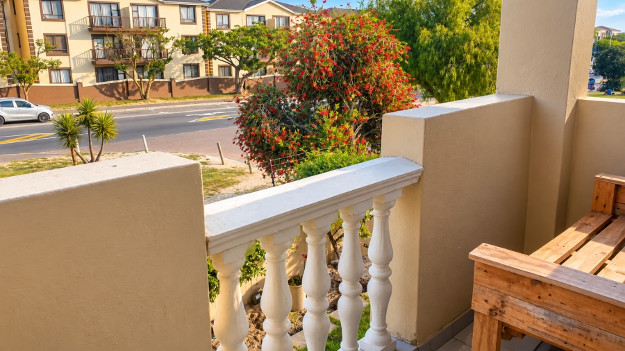 2 Bedroom Property for Sale in Parklands Western Cape